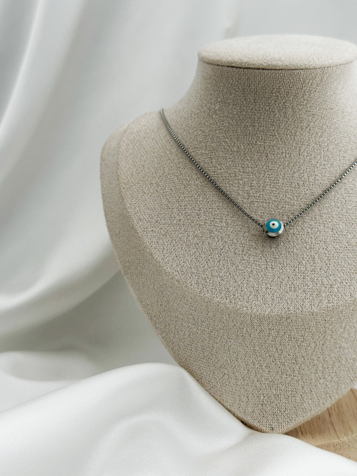 Silberne Nazar-Kette aus Edelstahl – minimalistische Evil Eye Halskette