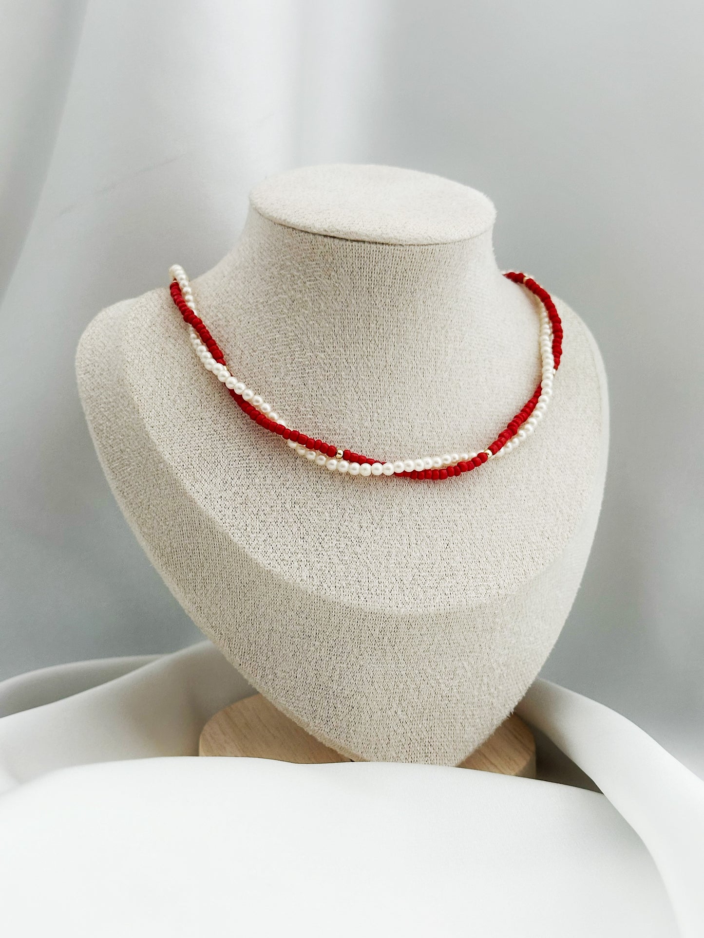 Cherry Pearl Kette – Rote Ivory Perlenkette Damen | Doppelreihige Halskette