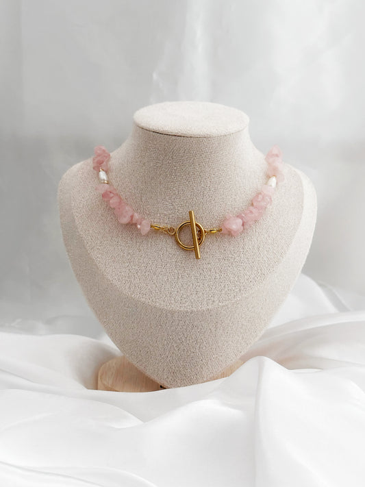 Rosenquarz Splittersteine Halskette mit Ringstab-Verschluss