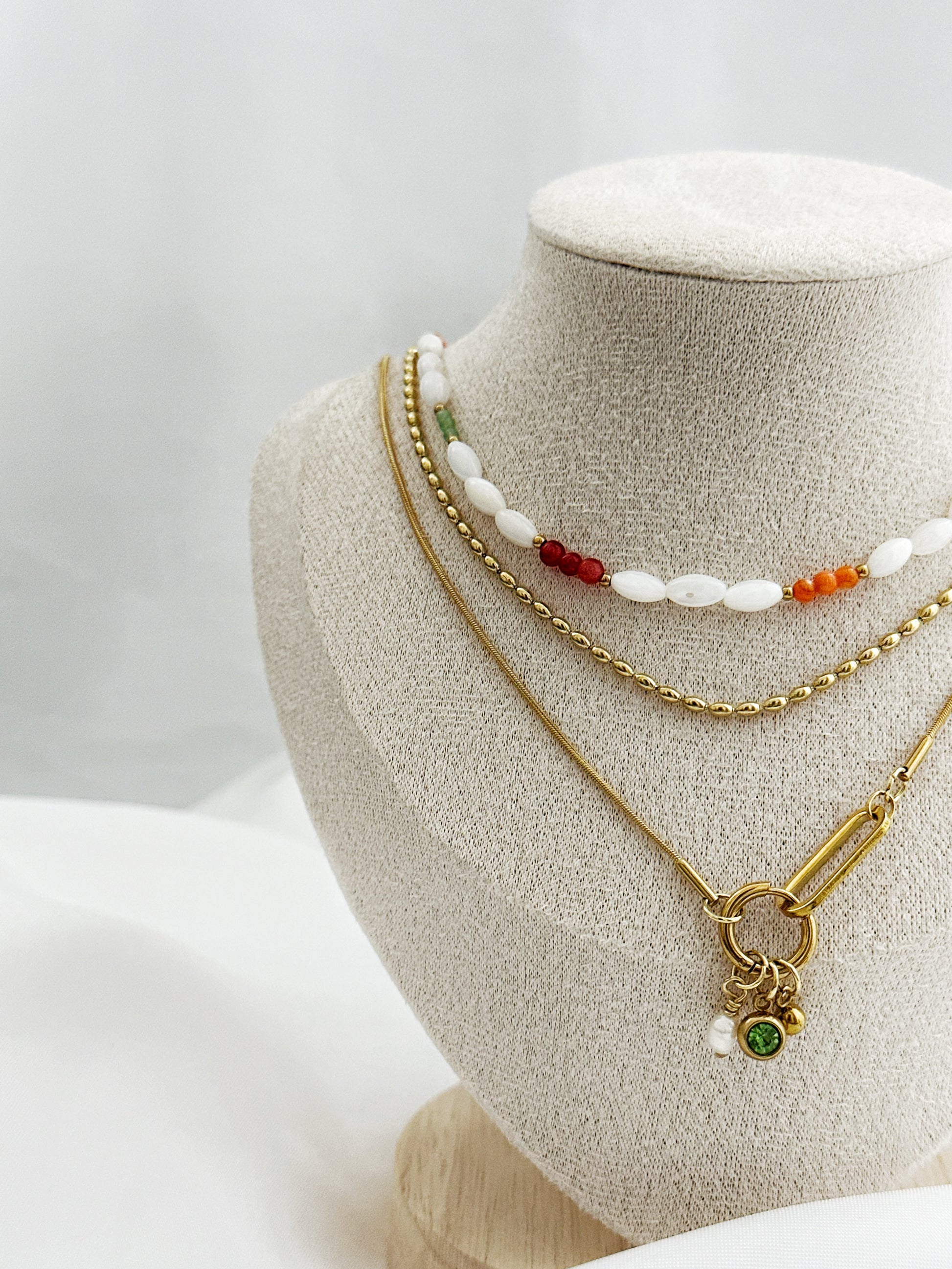 Natürliches Ketten-Set mit Aventurin, Koralle und goldener Edelstahlkette im Layering-Stil – in 2 Varianten erhältlich (2er oder 3er Kombination).