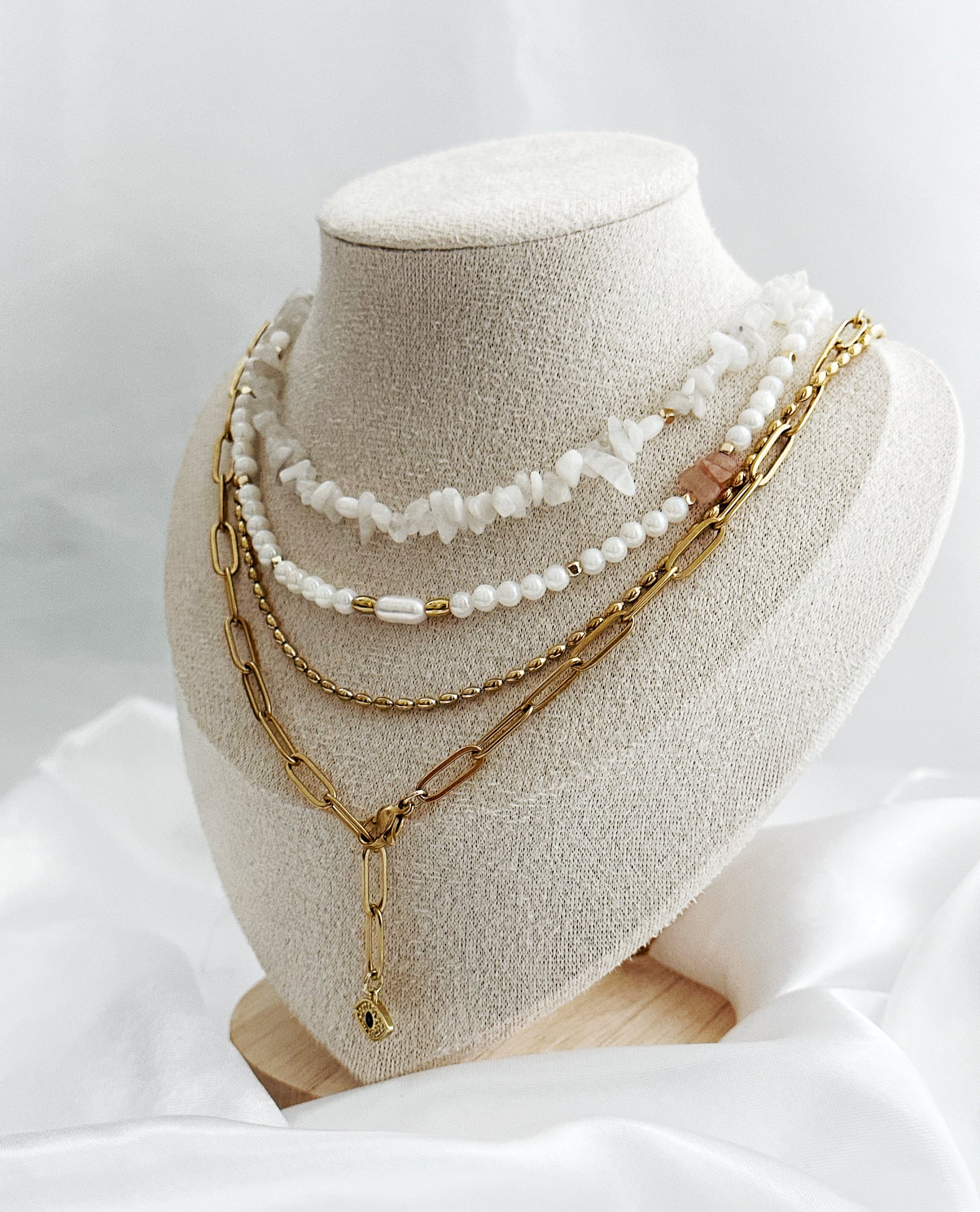 Vergoldetes 3-teiliges Layering-Kettenset Golden Harmony Glow mit unterschiedlichen Längen