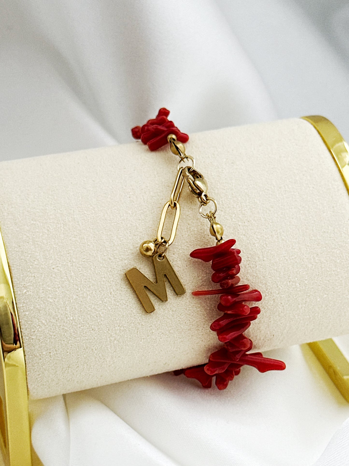 Rosso Mare Korallen Armband Edelstahl Personalisiert – Buchstabe Wählbar Rot Gold