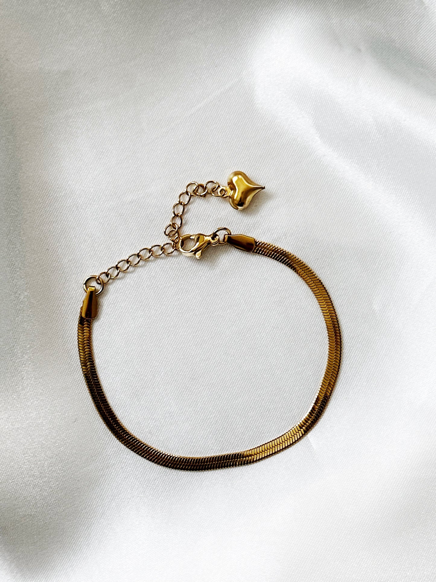 Golden Heart Sleek Armband
