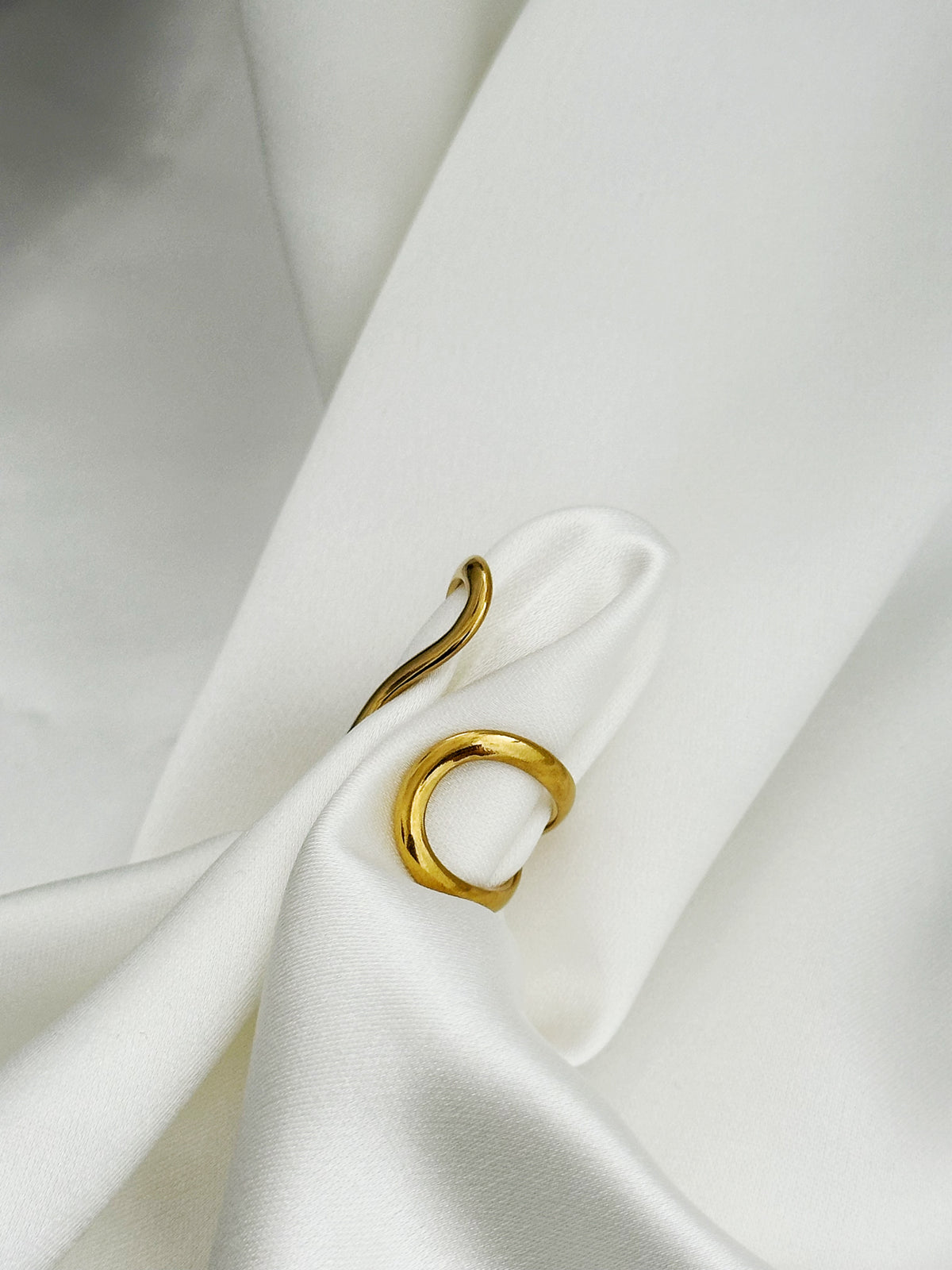 Goldener Statement Ring aus Edelstahl – verstellbarer offener Ring