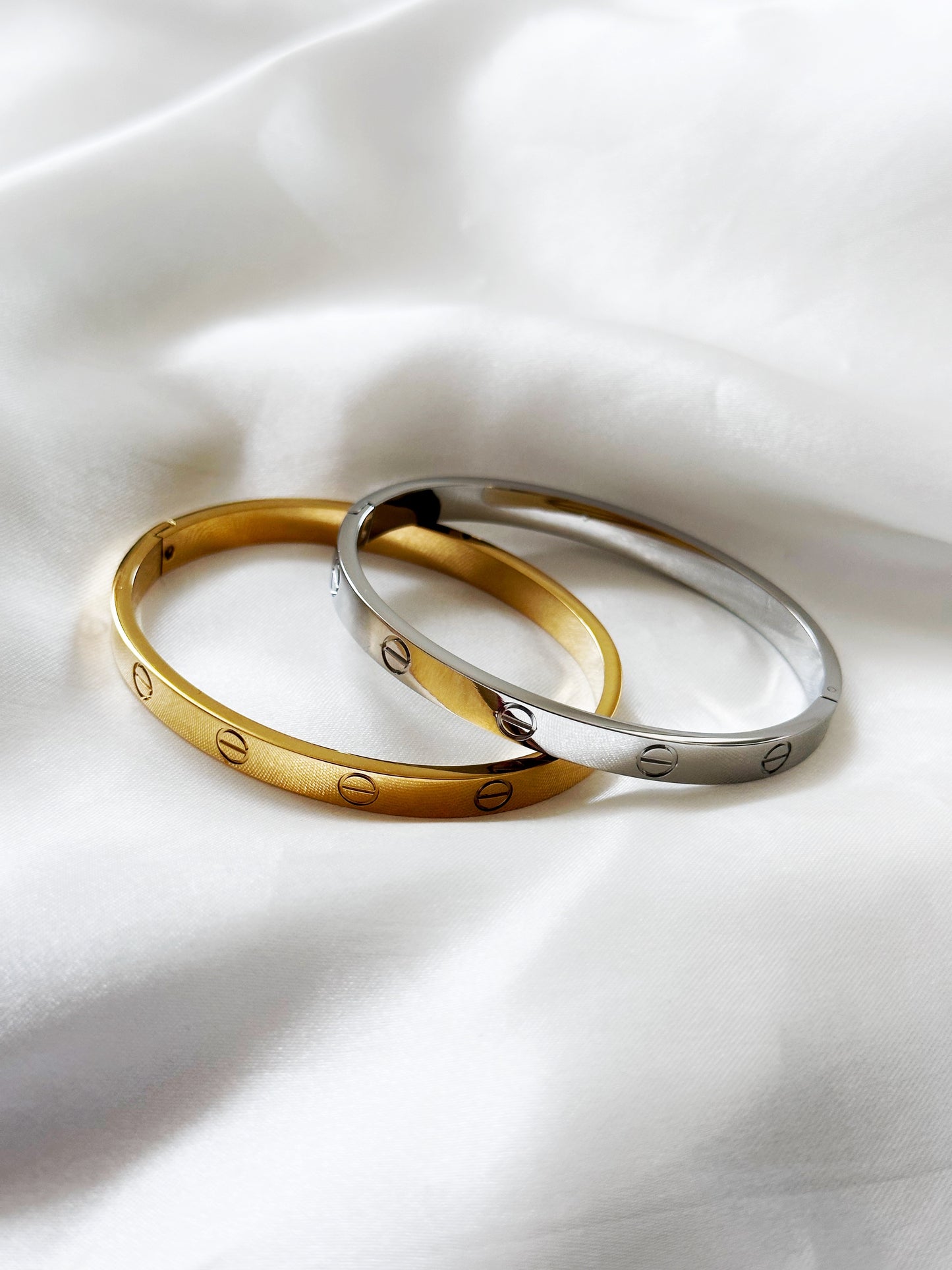 HJ Armreifen aus Edelstahl