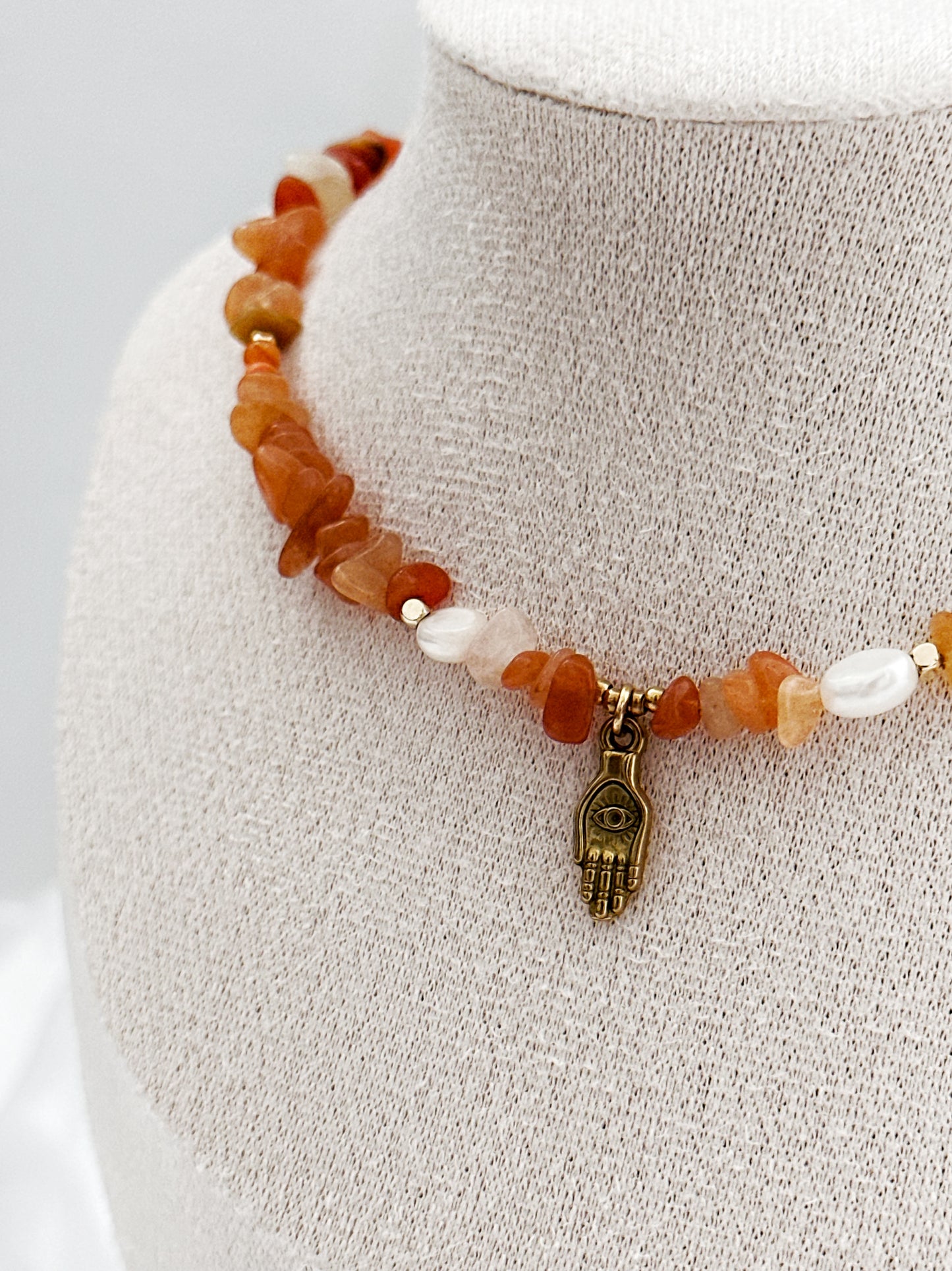 Orange Hand Aura Halskette
