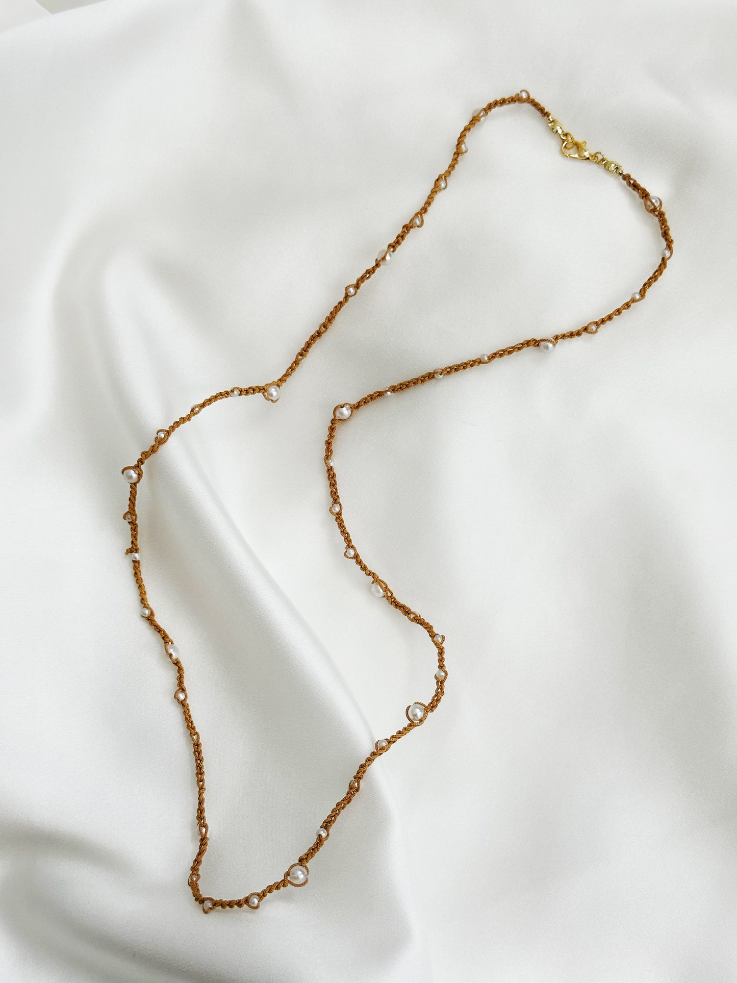 Boho Pearl Kette Makramee gehäkelt | Perlenkette rot beige handgemacht Choker