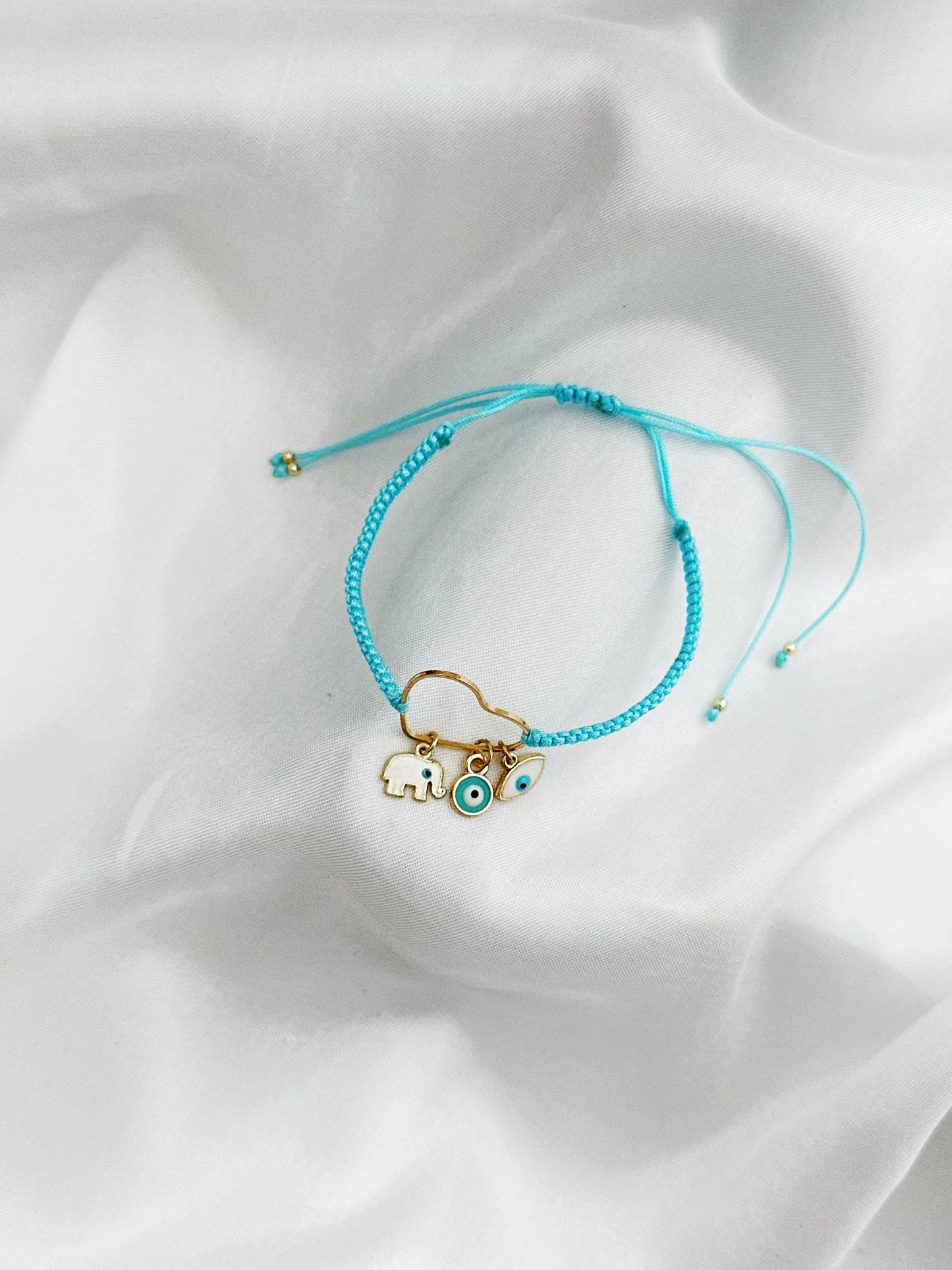 Blue Heart Charm – Makramee Armband Herz Evil Eye Elefant – Charm Armband Hellblau Gold