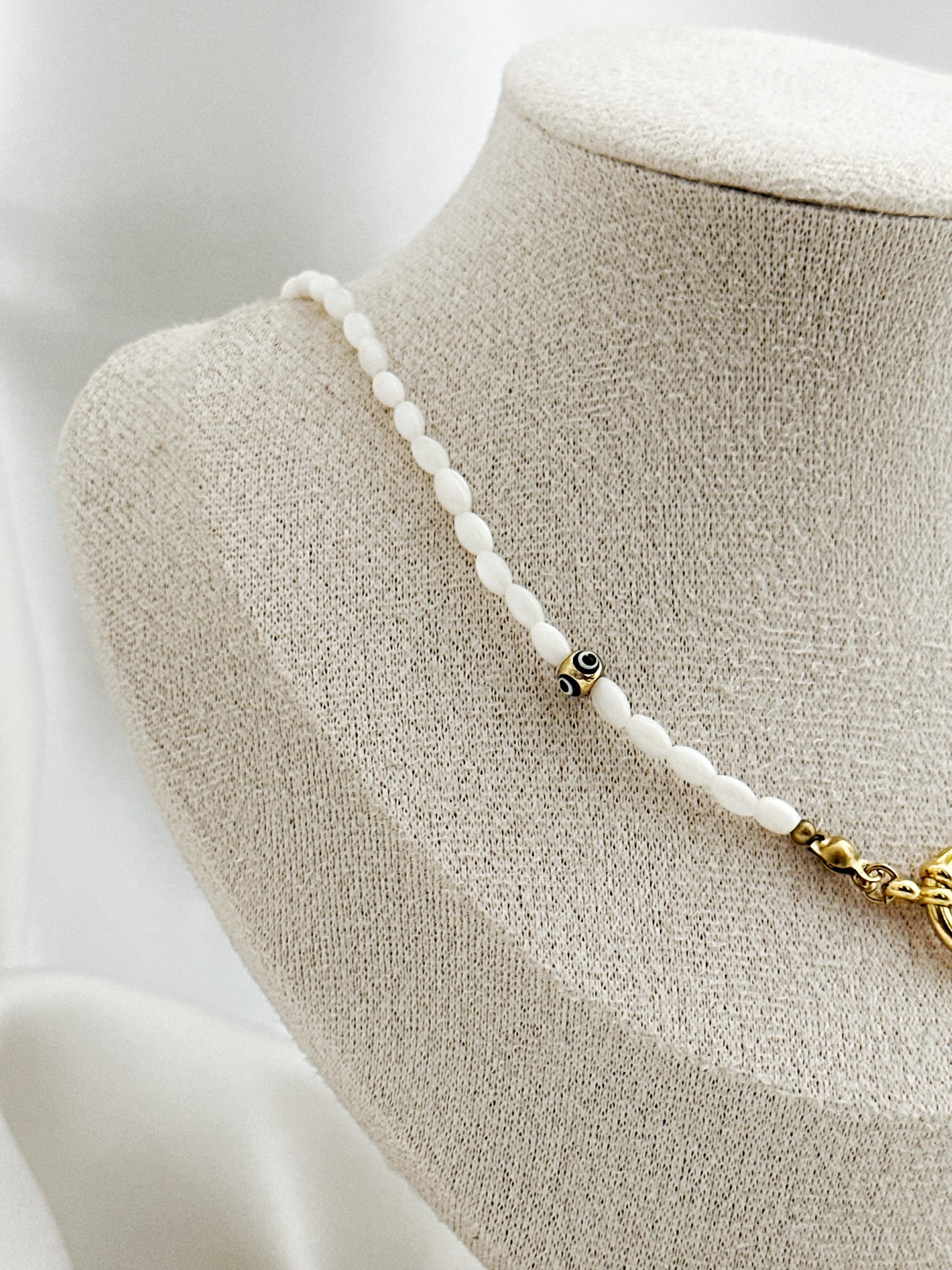 Pure Charm Perlmutt Kette Edelstahl Gold – Federring Verschluss Naturstein Halskette