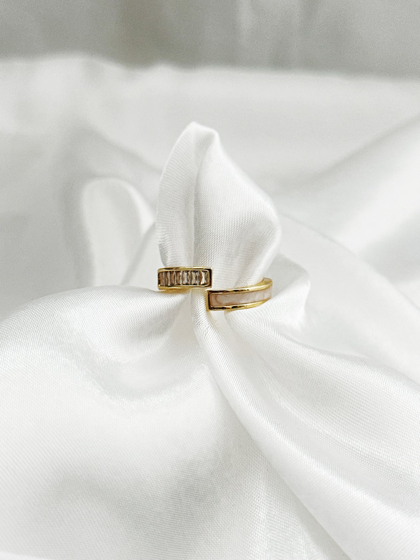 Auren Ring - Zeitlose Eleganz in Gold