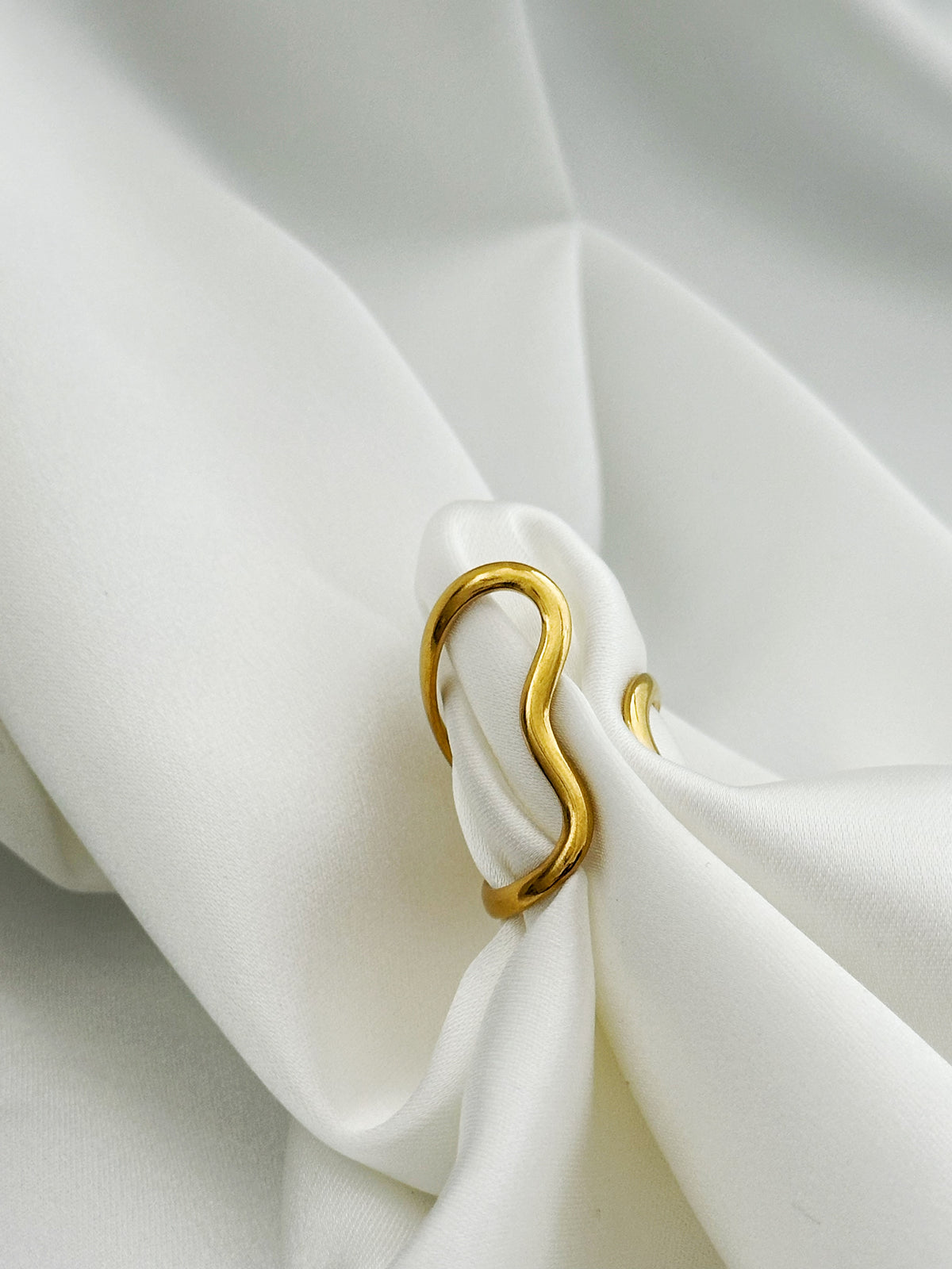 Goldener Statement Ring aus Edelstahl – verstellbarer offener Ring