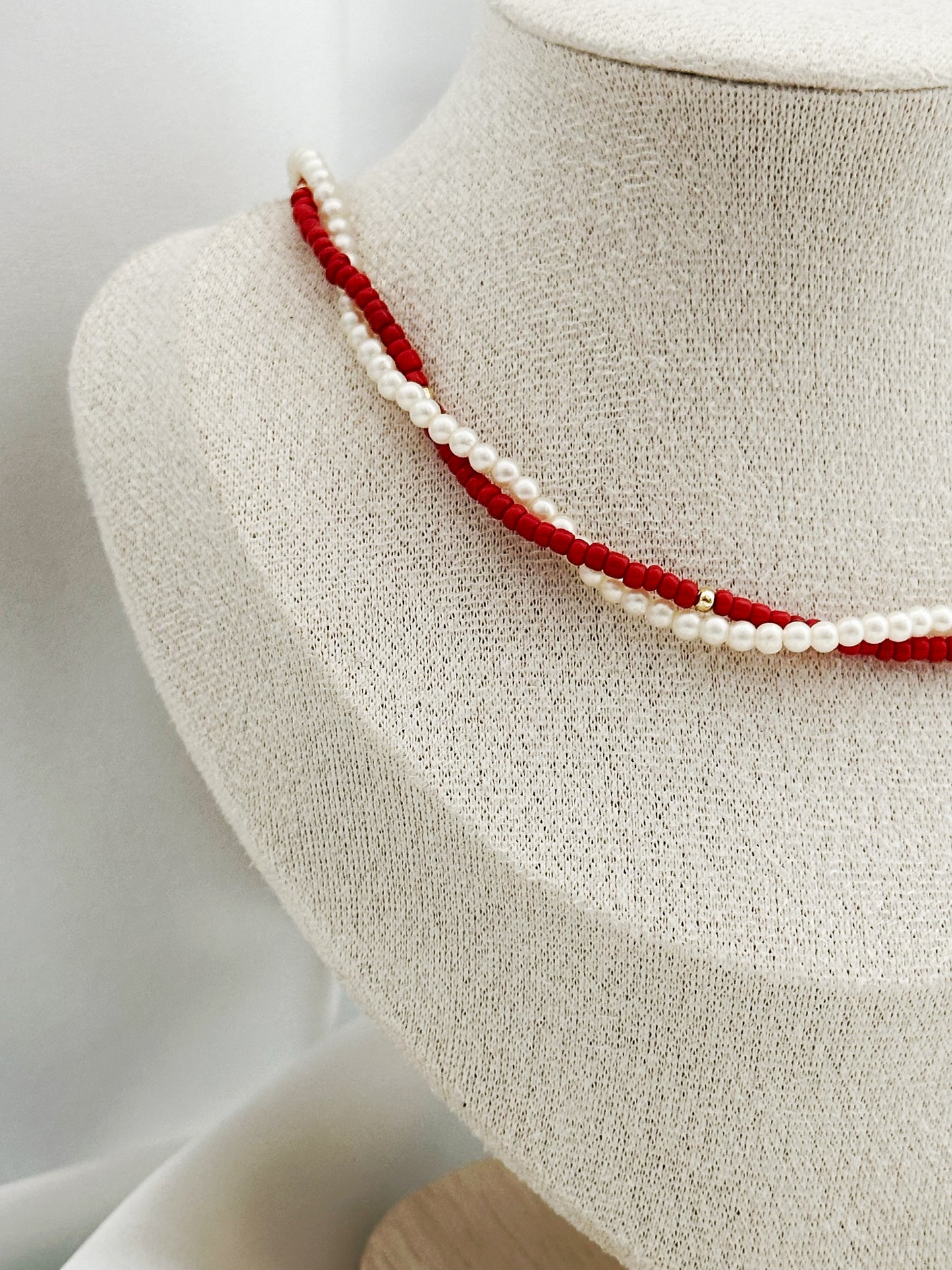 Cherry Pearl Kette – Rote Ivory Perlenkette Damen | Doppelreihige Halskette