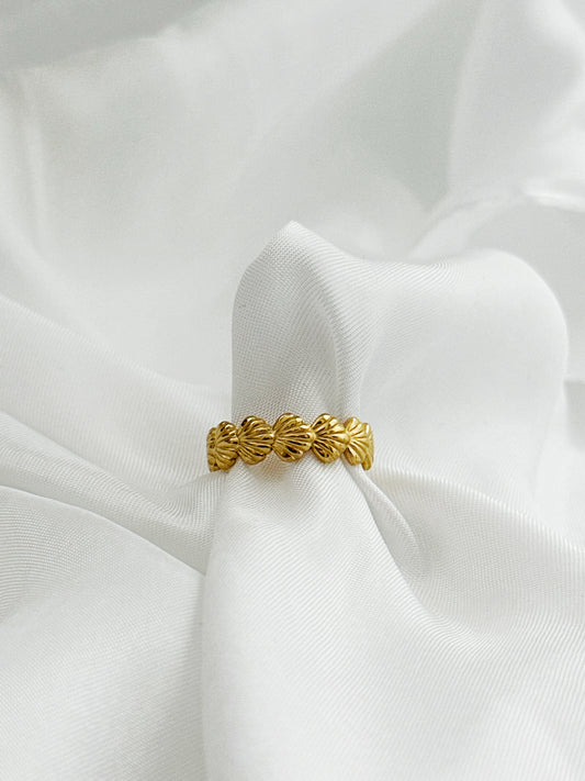 Verstellbarer goldfarbener Ring aus Edelstahl mit gestapeltem Muschel-Design – maritimer Statement-Schmuck