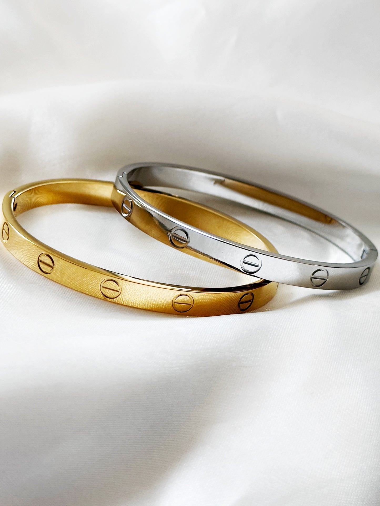 HJ Armreifen aus Edelstahl