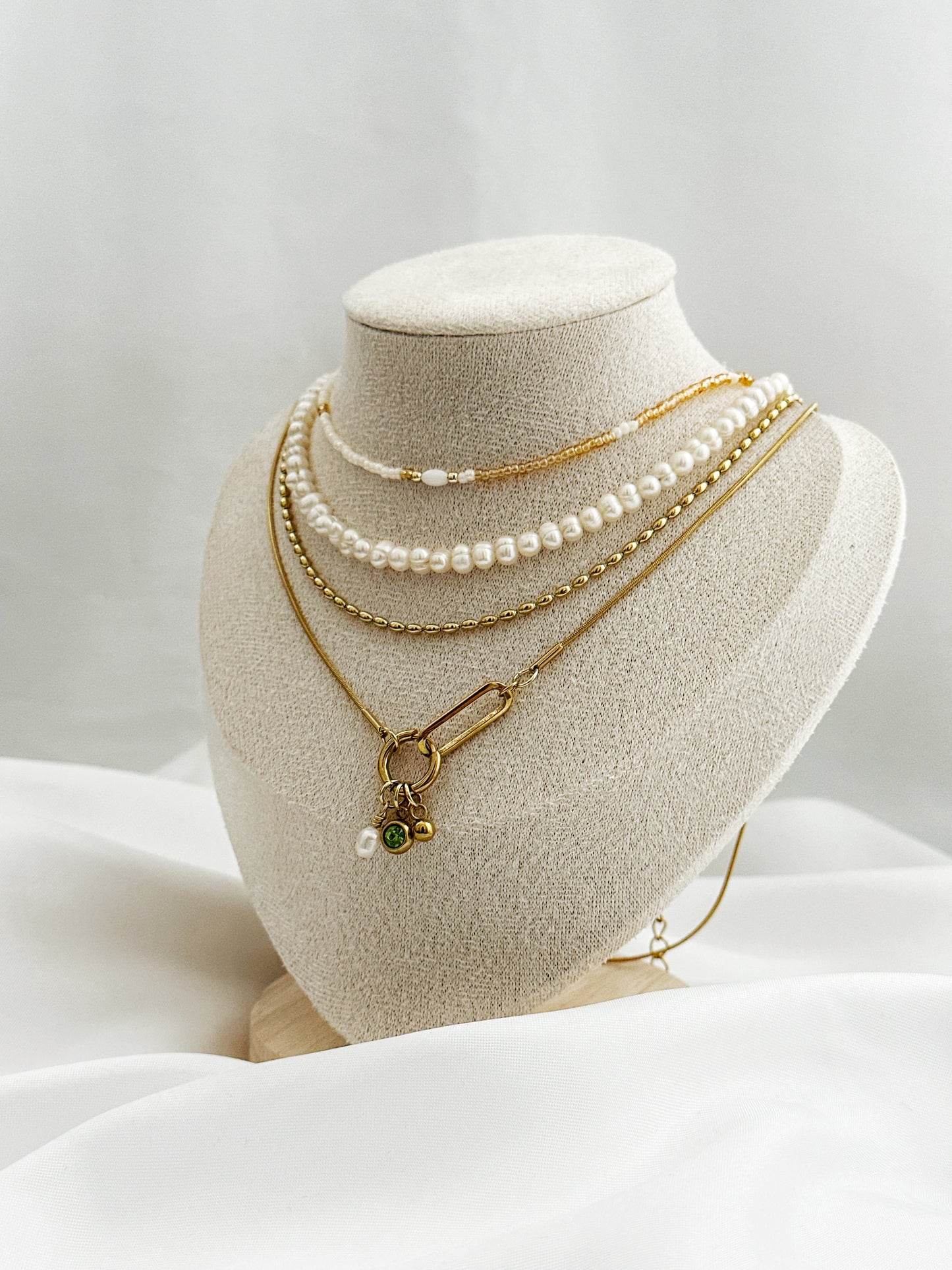 Glow Charm Set – Layering-Ketten mit Charms, Süßwasserperlen & Gold