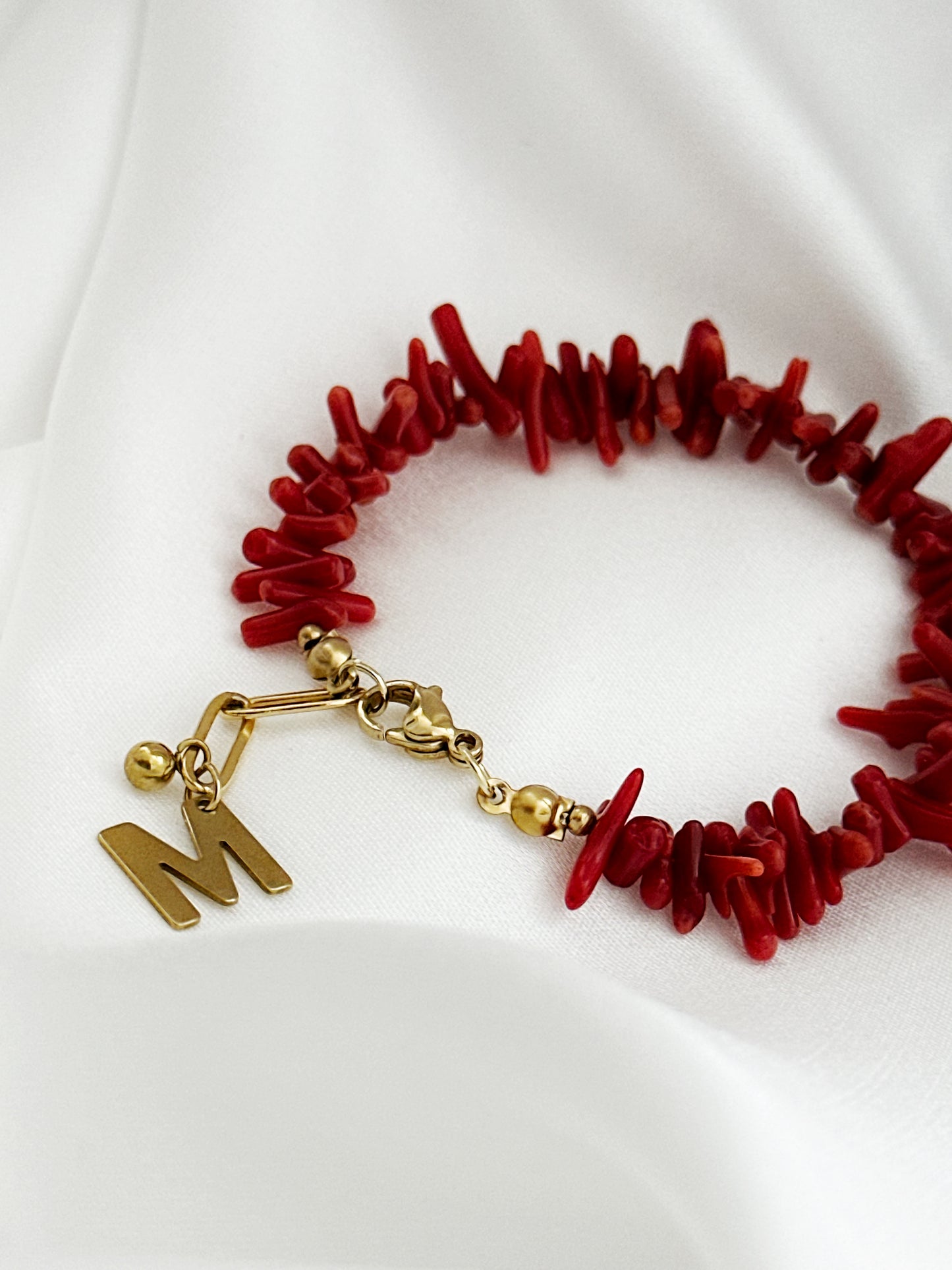 Rosso Mare Korallen Armband Edelstahl Personalisiert – Buchstabe Wählbar Rot Gold