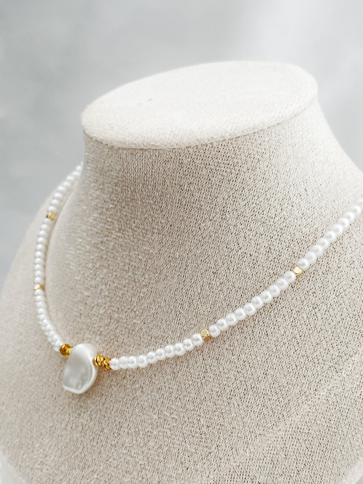 Delicate Pearl Halskette