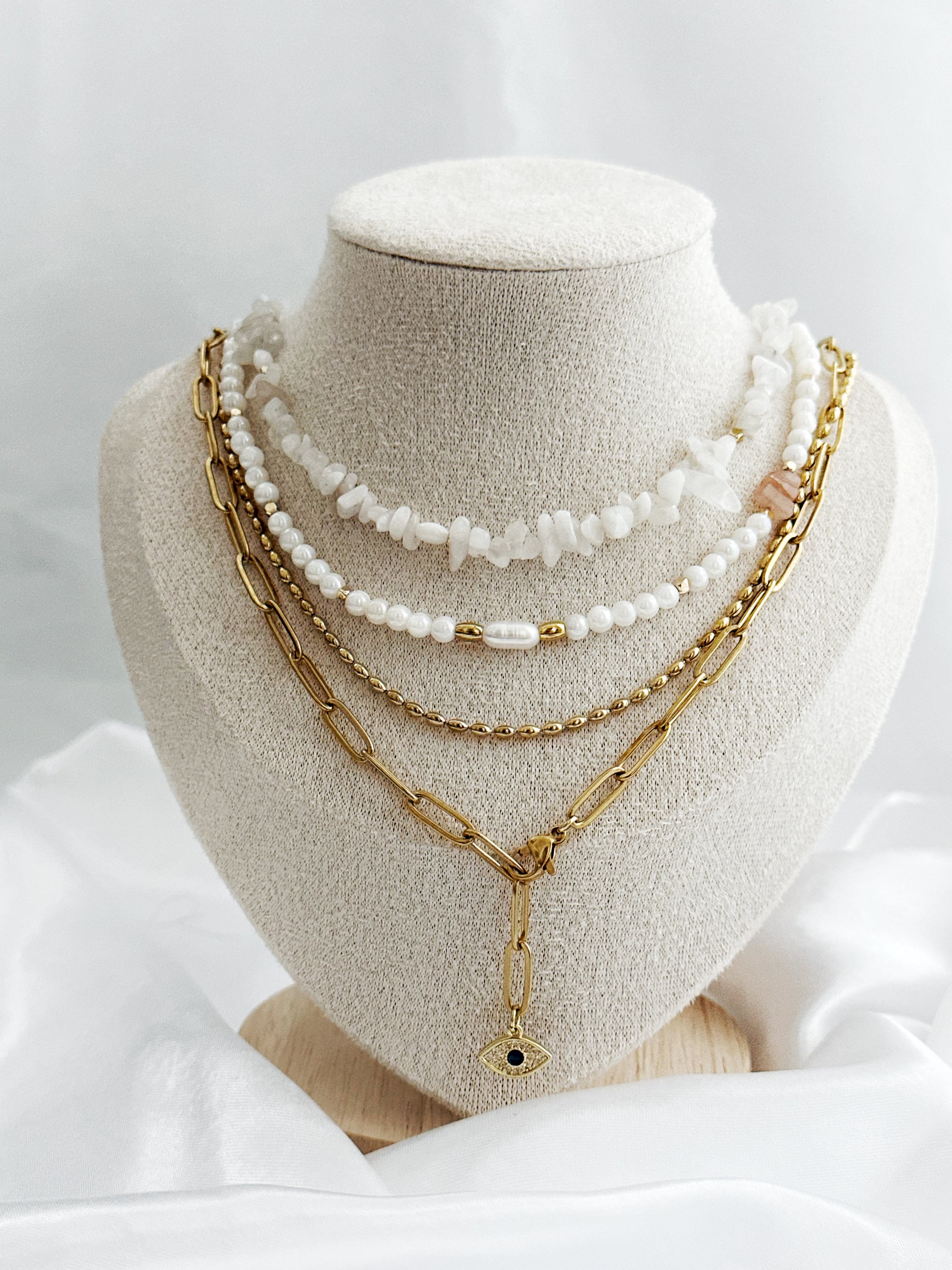 Vergoldetes 3-teiliges Layering-Kettenset Golden Harmony Glow mit unterschiedlichen Längen