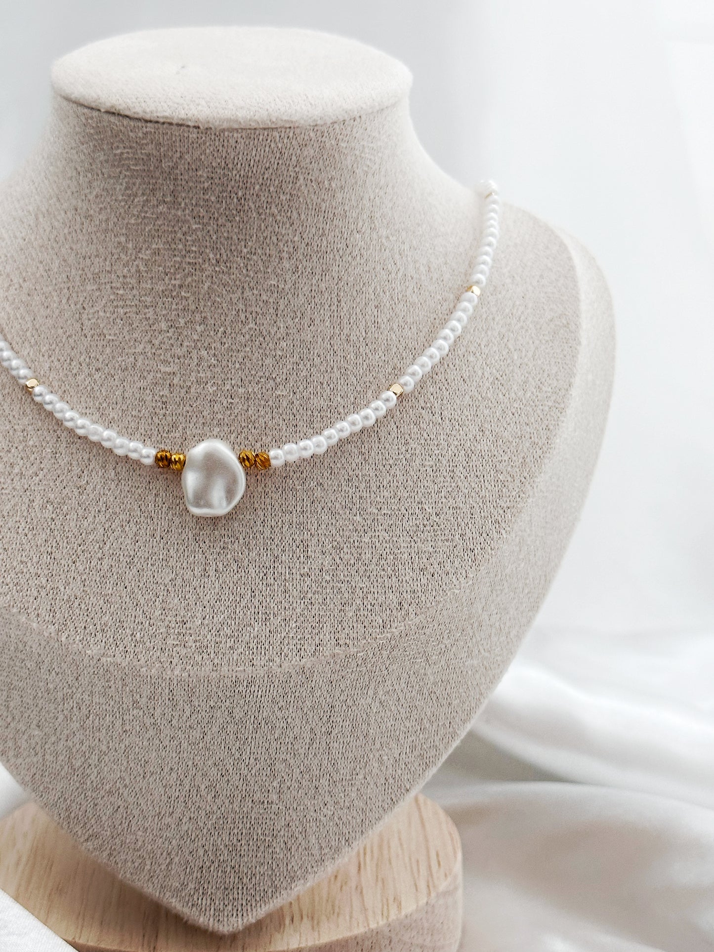 Delicate Pearl Halskette