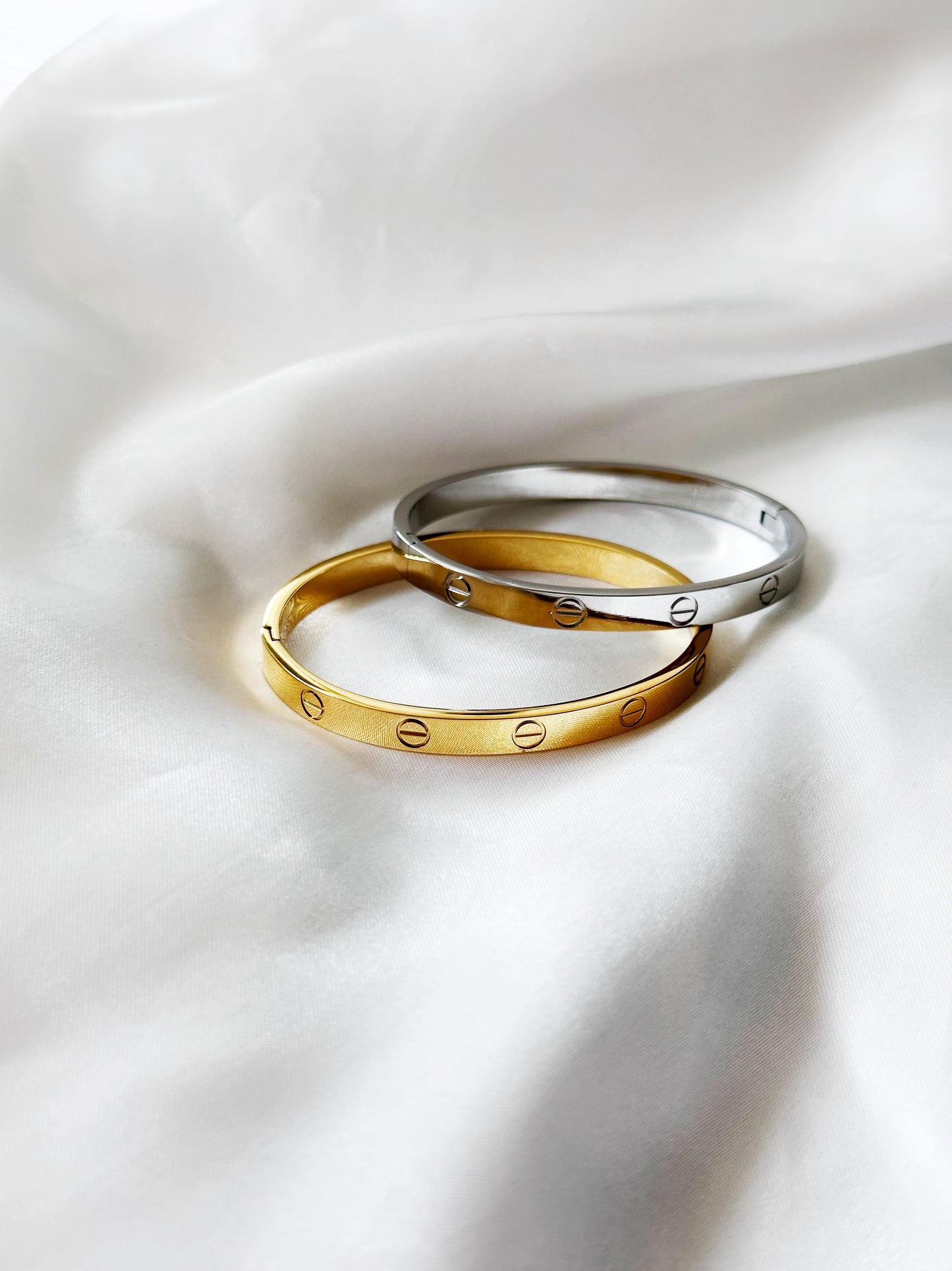 HJ Armreifen aus Edelstahl