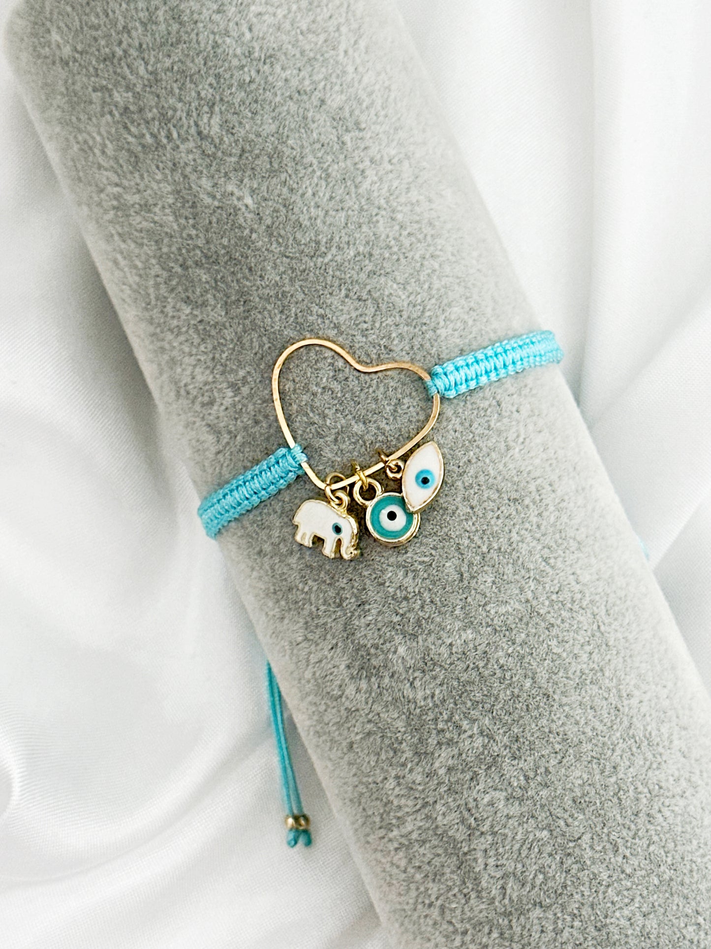 Blue Heart Charm – Makramee Armband Herz Evil Eye Elefant – Charm Armband Hellblau Gold