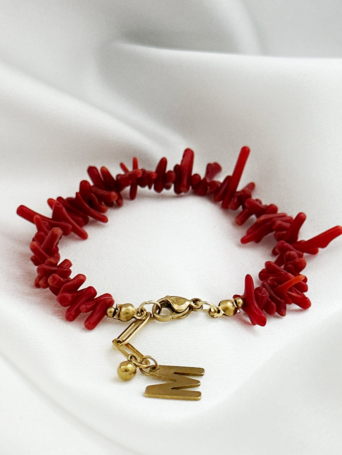 Rosso Mare Korallen Armband Edelstahl Personalisiert – Buchstabe Wählbar Rot Gold