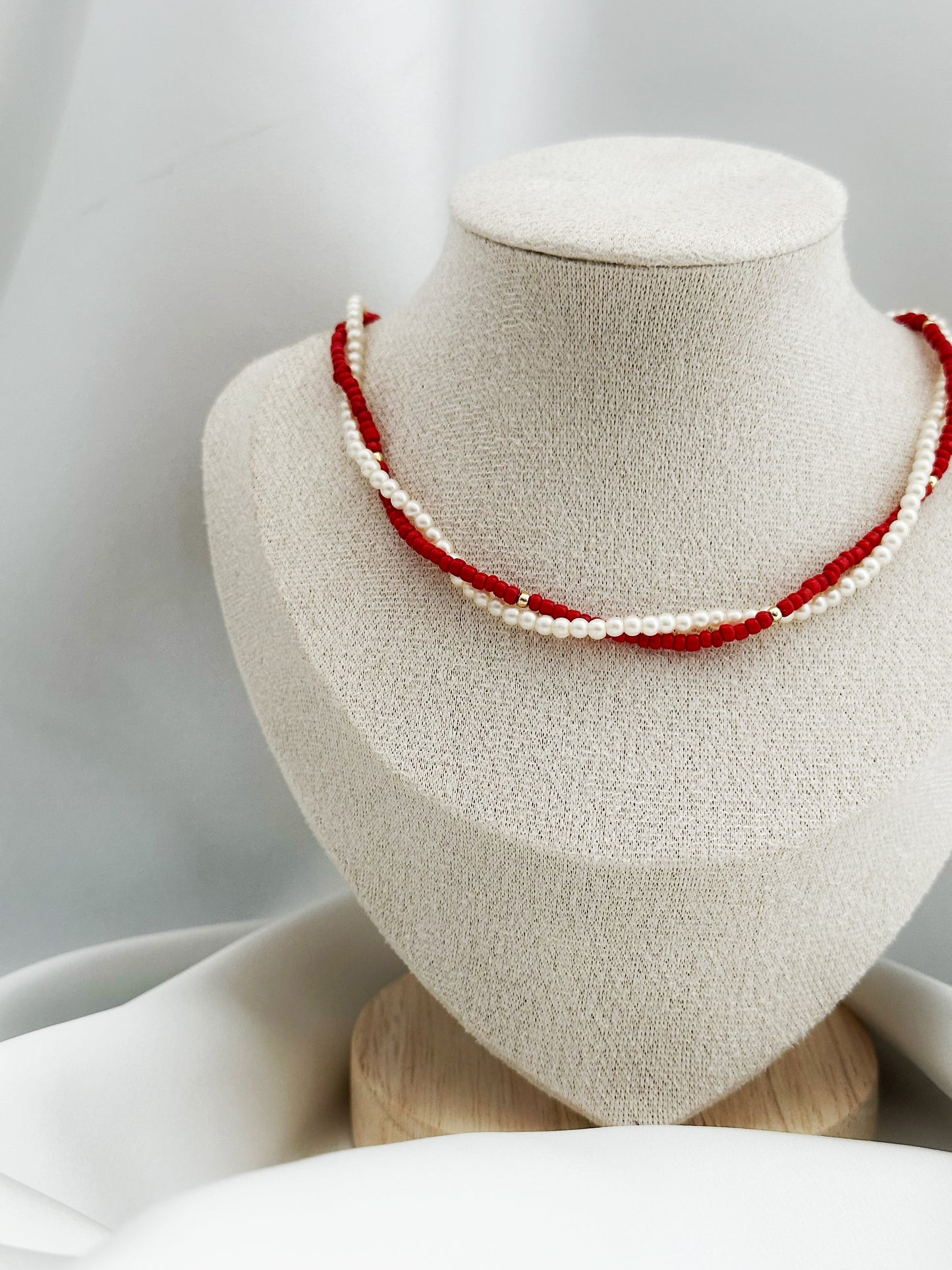 Cherry Pearl Kette – Rote Ivory Perlenkette Damen | Doppelreihige Halskette
