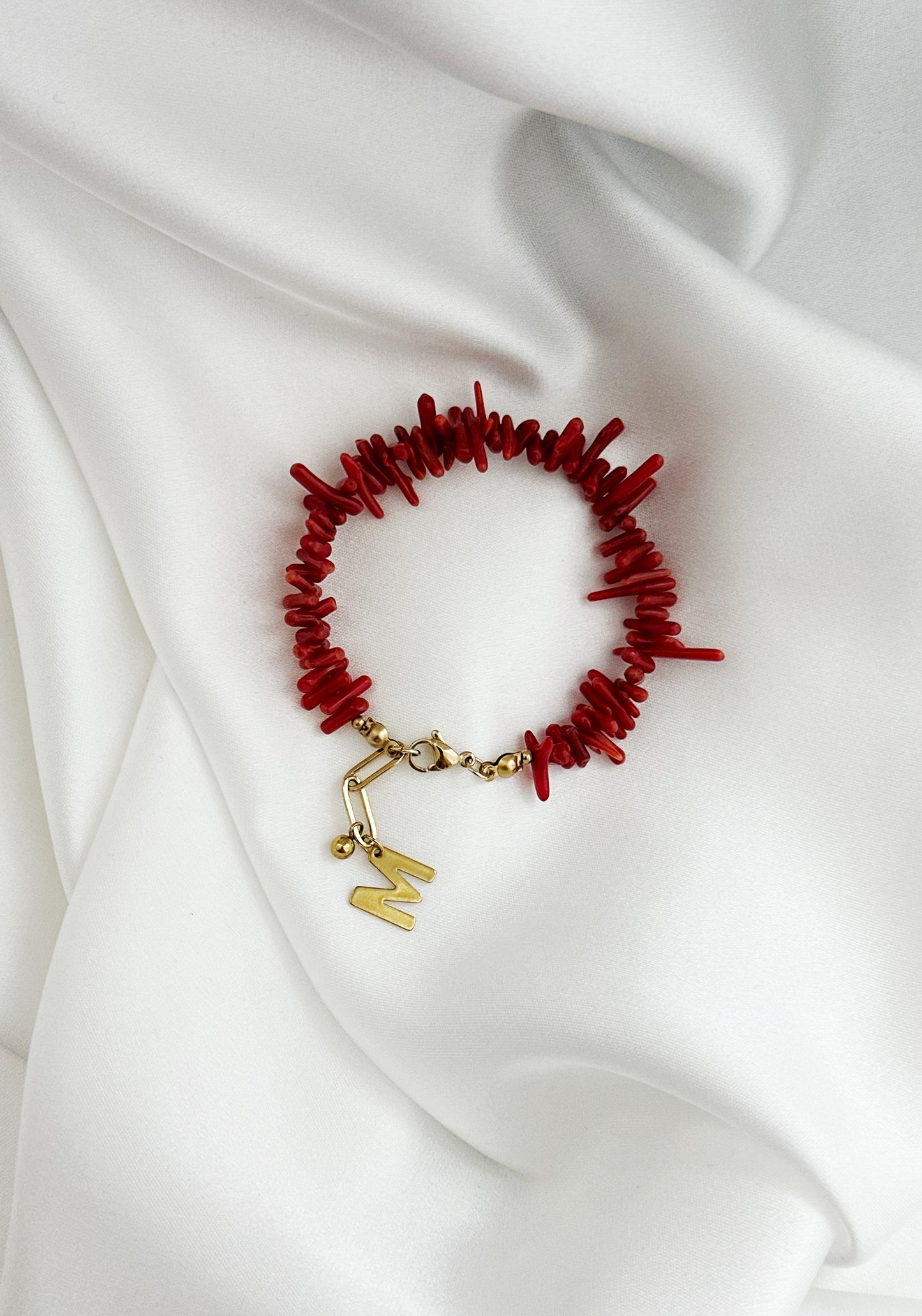 Rosso Mare Korallen Armband Edelstahl Personalisiert – Buchstabe Wählbar Rot Gold