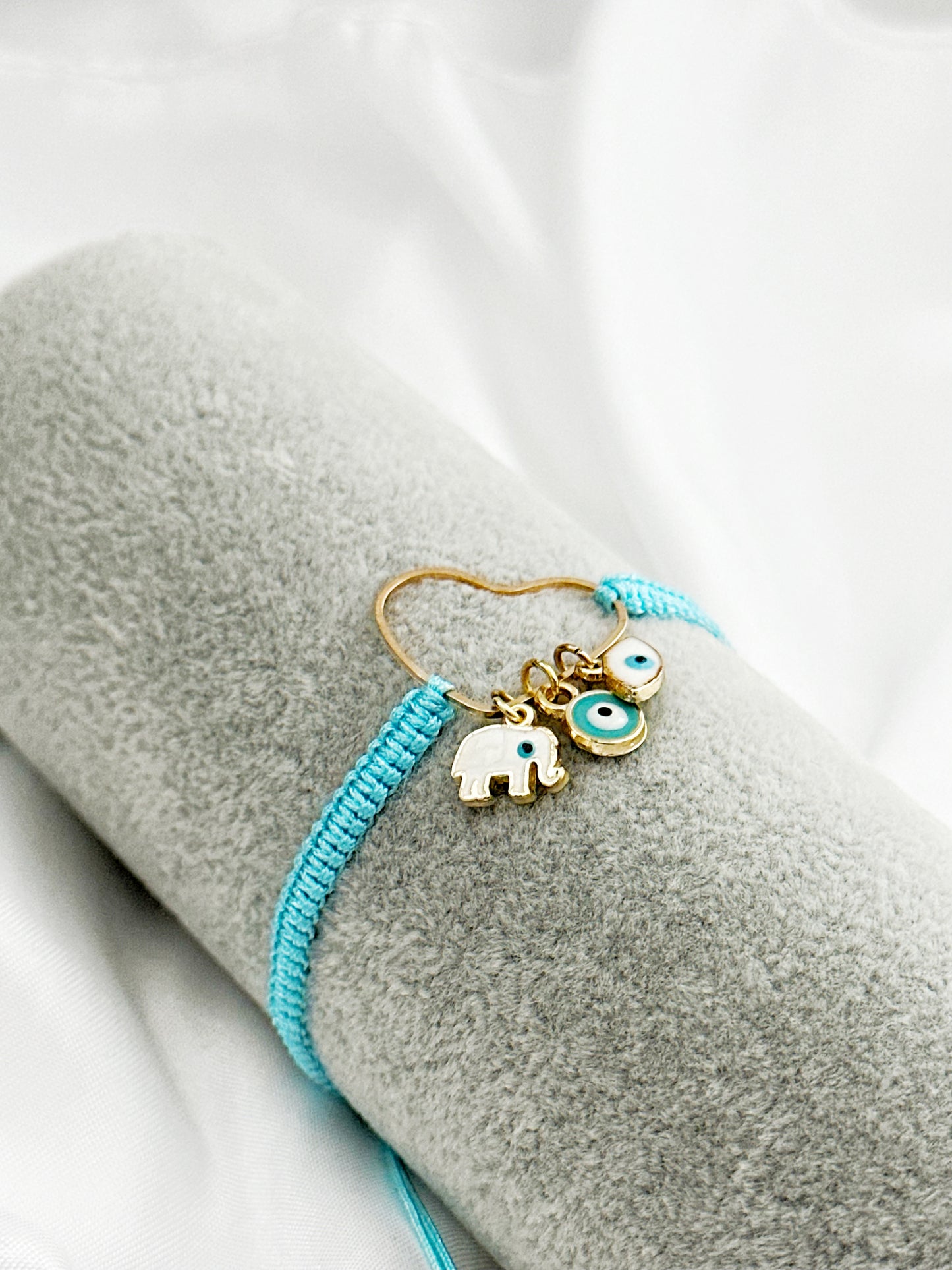 Blue Heart Charm – Makramee Armband Herz Evil Eye Elefant – Charm Armband Hellblau Gold