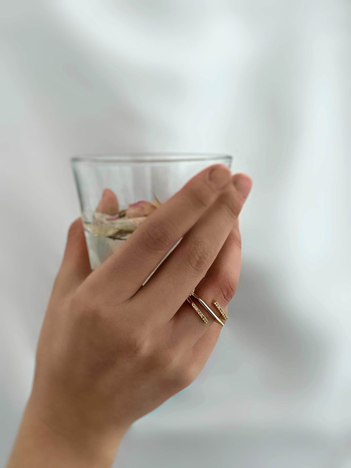 Bypass Ring Zirkonia Vergoldet – Wickelring funkelnde Kristalle Gold Damen