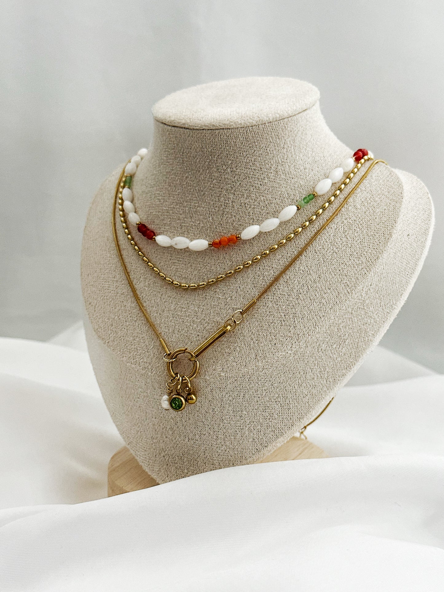 Natürliches Ketten-Set mit Aventurin, Koralle und goldener Edelstahlkette im Layering-Stil – in 2 Varianten erhältlich (2er oder 3er Kombination).