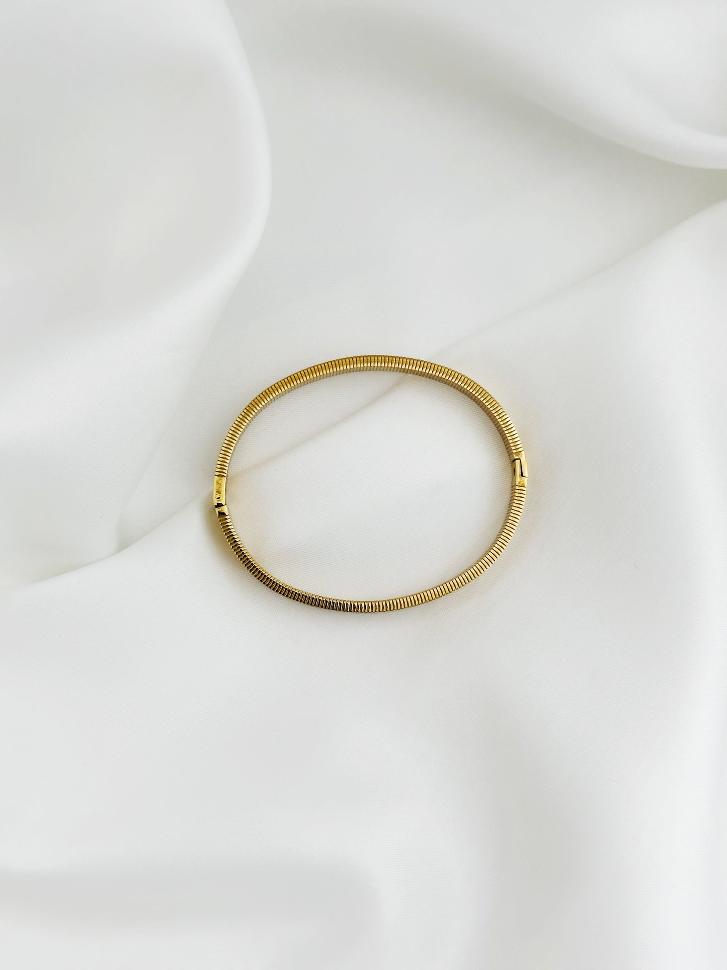 Cleo Bangle – Edelstahl Armreifen Mit Gravur – Handmade Jewelleery
