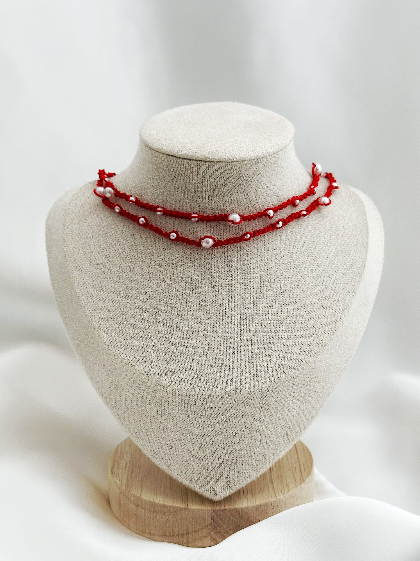 Boho Pearl Kette Makramee gehäkelt | Perlenkette rot beige handgemacht Choker
