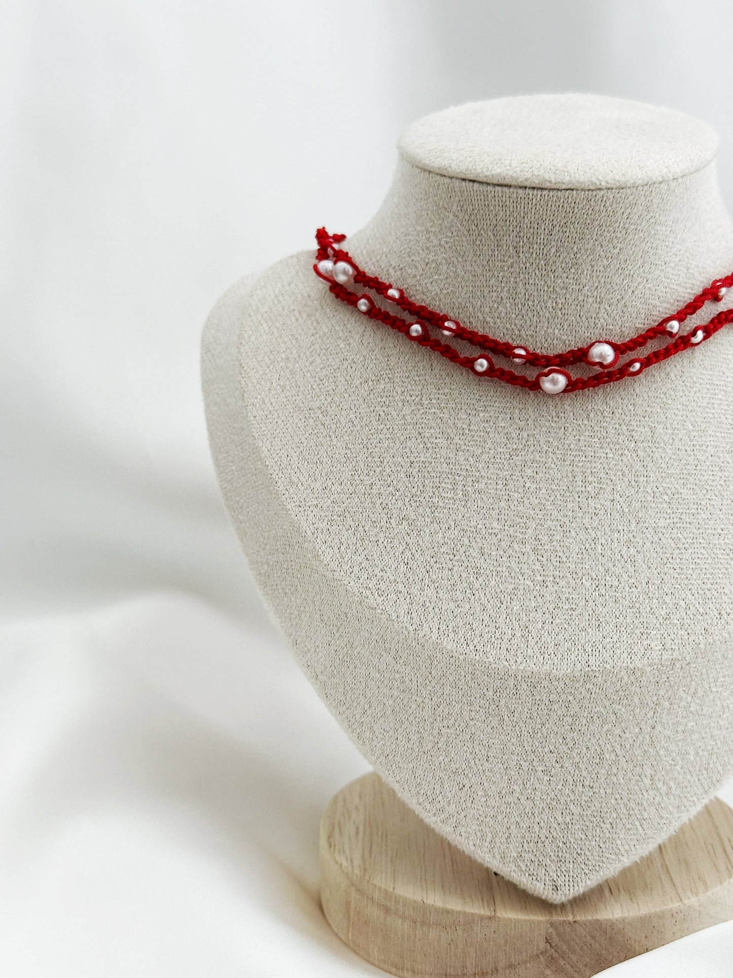 Boho Pearl Kette Makramee gehäkelt | Perlenkette rot beige handgemacht Choker