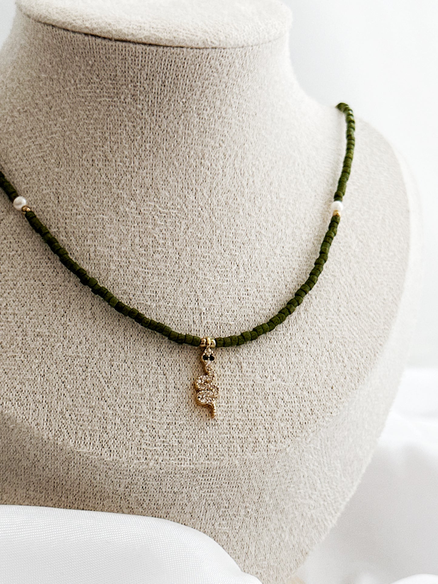 Sleek Serpent Kette
